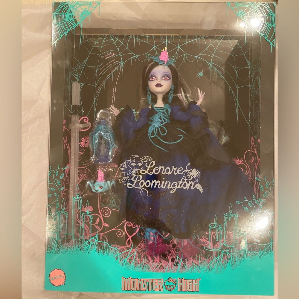 Monster High Designer Series Lenore Loomington Garden Ghost.